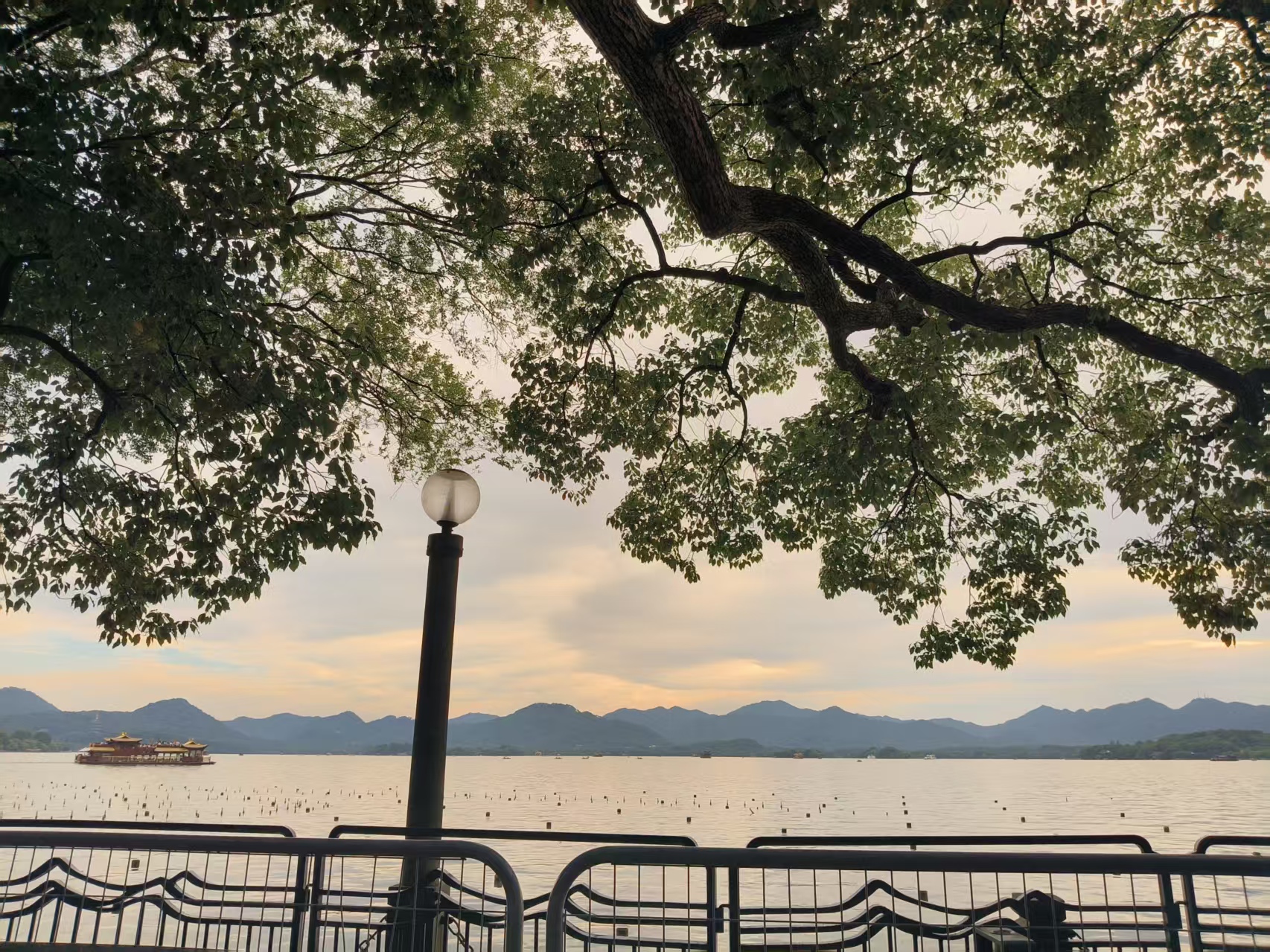 西湖傍晚